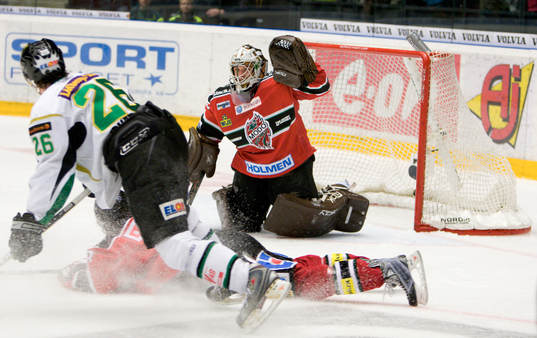Marcus Johansson, Färjestad gör 1-2 på Michal Zajkowski,