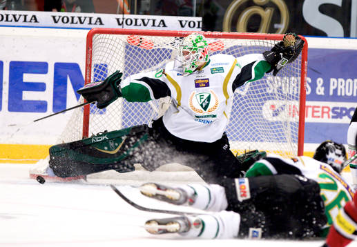 Jonas Gustavsson, Målvakt Färjestad räddar