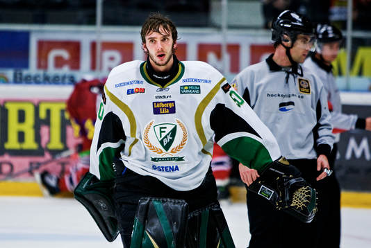 En besviken Jonas Gustavsson,  målvakt, Färjestad