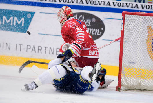 Johan Backlund, Målvakt Timrå och Jukka Voutilainen, HV71