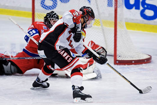 Carl Söderberg, Malmö, lurar Niklas Svedberg, målvakt,