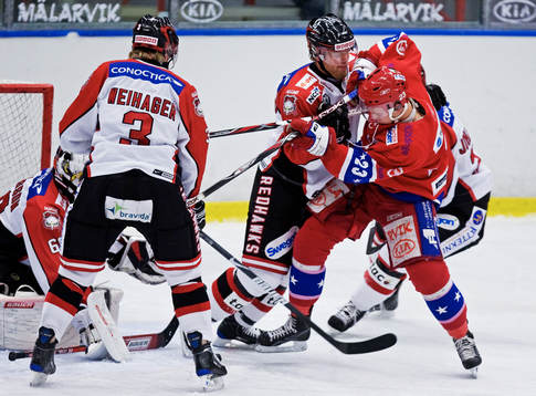 Tobias Tschöp, Huddinge, stoppas av Jesper Damgaard, Malmö