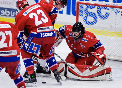 Oroligt framför Niklas Svedberg, målvakt, Huddinge