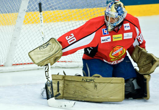Mark Owuya, målvakt