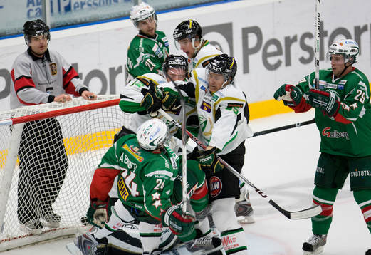 Det stora slagsmålet, Martin Sevc crosscheckar Cam Abbott,