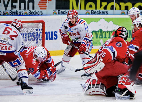 Petr Tenkrat, Timrå, gör 2-2 i en förvirrad situation