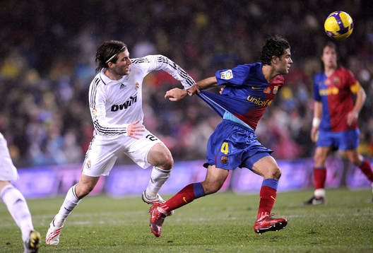 Higuain, Madrid drar Rafael Marquez, Barcelona, i tröjan