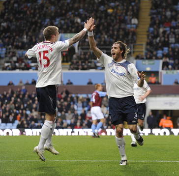Johan Elmander och Gretar Rafn Steinsson, Bolton, glädje,