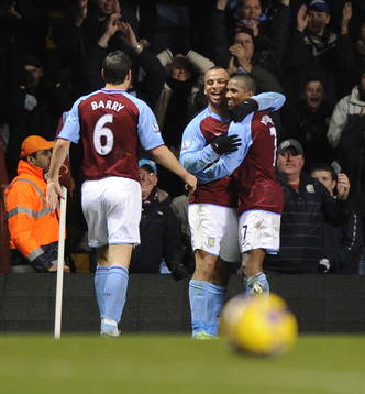Ashley Young och Gabriel Agbonlahor, Aston Villa, glädje,