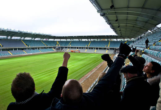 Nya Gamla Ullevi, klacken testar akustiken