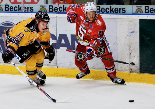 Jonas Almtorp, Luleå, jagar Robert Carlsson, Södertälje