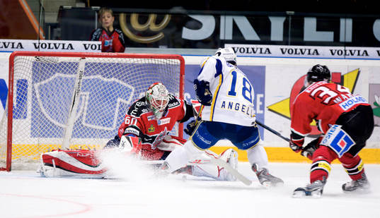 Nicholas Angell, HV71 mot Karol Krizan, Målvakt Modo