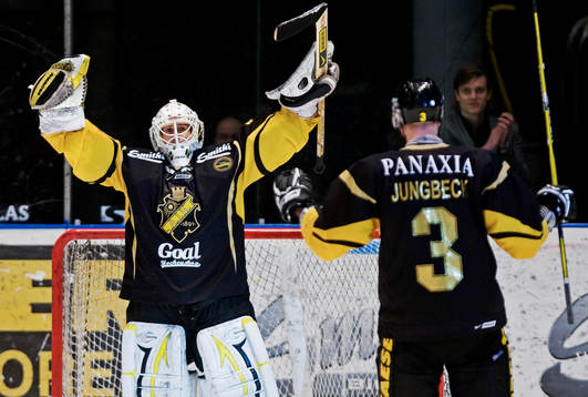 Christopher Heino-Lindberg, målvakt, och Andreas Jungbeck,