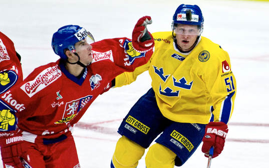 Mika Hannula, Sverige