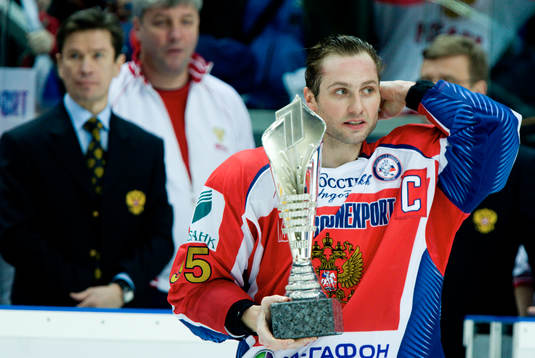 Alexey Tereshchenko, Lagkapten Ryssland lyfter segerpokalen