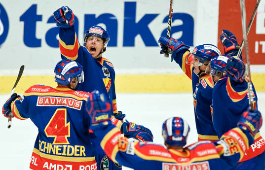 Niklas Anger, jubel