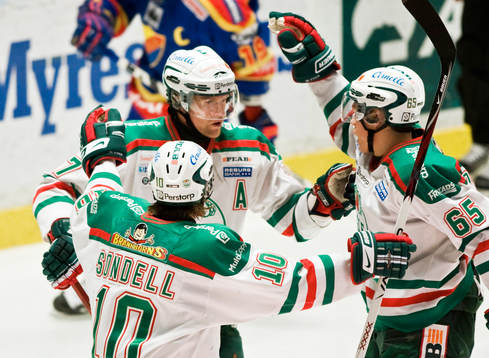 Mathias Tjärnqvist,  Rögle gratuleras