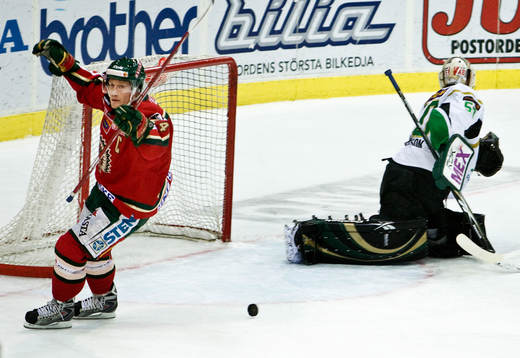 Niklas Andersson gör 2-1 till Frölunda. Jubel