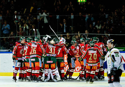 Jonas Nordquist avgör för Frölunda i sudden death. Jubel