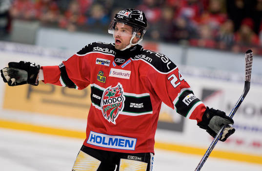 Niklas Sundström, Modo får 10min utvisning