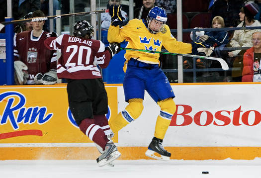Magnus Svensson Pääjärvi, Sverige, tar sig förbi