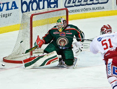 Johan Holmqvist, målvakt, Frölunda. Anton Lander, Timrå