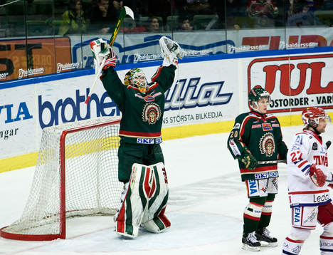 Johan Holmqvist, målvakt, Frölunda, jubel