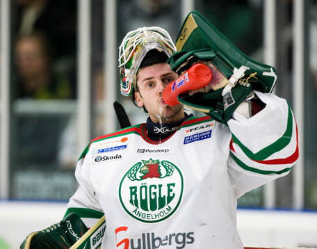Christopher Nihlstorp, målvakt, Rögle. Vattenflaska