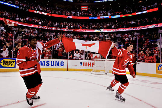 PK Subban och John Tavares, Kanada, åker omkring med