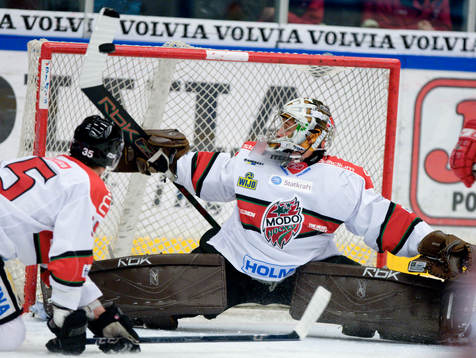 Michal Zajkowski, Målvakt Modo räddar