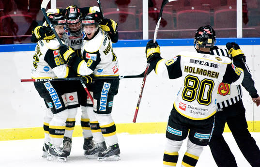Jubel. 1-0 Andreas Nordfeldt, Västerås