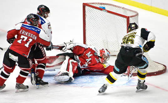 Niklas Olausson, Västerås gör 1-2
