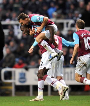 Carlton Cole och Mark Noble, West Ham, glädje, jubel