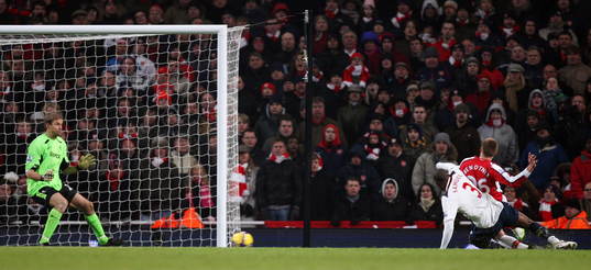 Nicklas Bendtner gjorde Arsenals första mål
