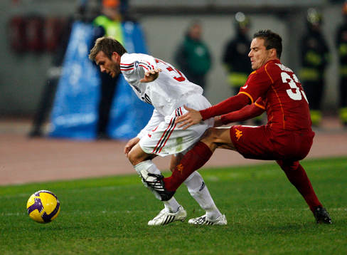 David Beckham, Milan, hindras av Brighi, Roma