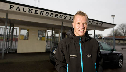 Pär Zetterberg vid fotbollsarenan i Falkenberg