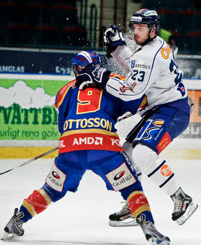 Niklas Persson, Linköping, hoppar över Kristoffer