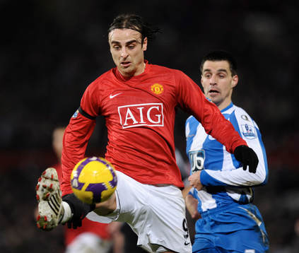 Dimitar Berbatov, united och Paul Scharner, Wigan