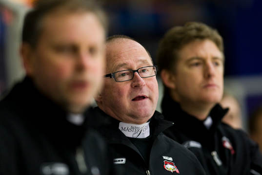 Peo Larsson, sportchef, mellan Göran Karlström och Robert