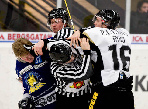 Johan Ryno, AIK i slagsmål med Magnus Nyberg, Sundsvall