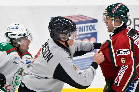 Joseph di Penta, Frölunda, tillrättavisas av domare