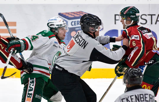 Joseph di Penta, Frölunda, tillrättavisas av domare