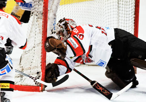 Michal Zajkowski, målvakt, Modo jagar 4-2 pucken