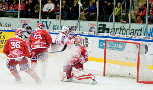 Dragan Umicevic, Södertälje gör 0-2, jubel