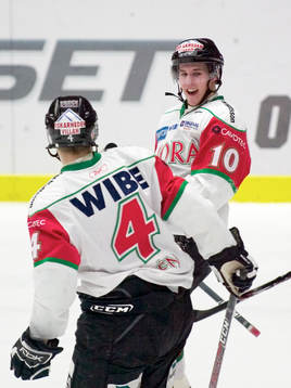 Mario Kempe, Juha Alén, jubel