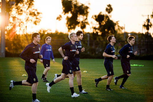 Landslaget gör sin första träning i Los Angeles. Markus