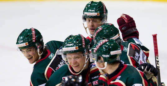 2-1 Janne Niskala grattas. Jubel, glädje