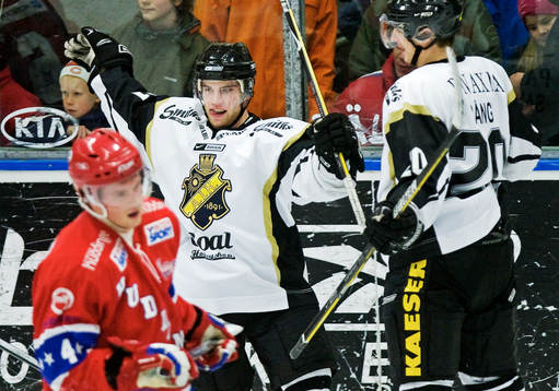 Medan Jimmy Wendel, Huddinge, deppar jublar Christian