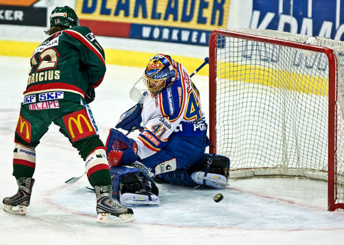 Karl Fabricius,  Frölunda. Gustaf Wesslau, målvakt,