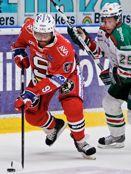 Yared Hagos, Södertälje, är före Chris Abbott, Rögle